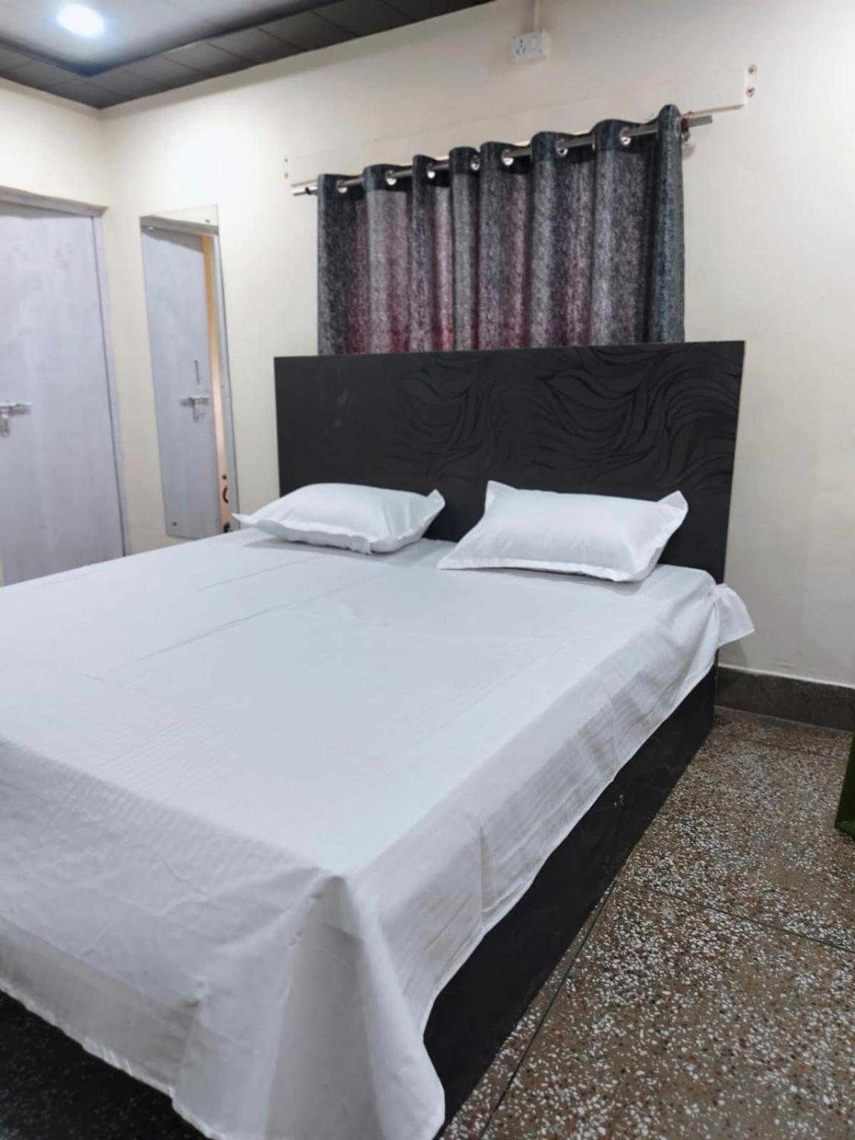 Hotel Crystal Dreams Матура Екстериор снимка